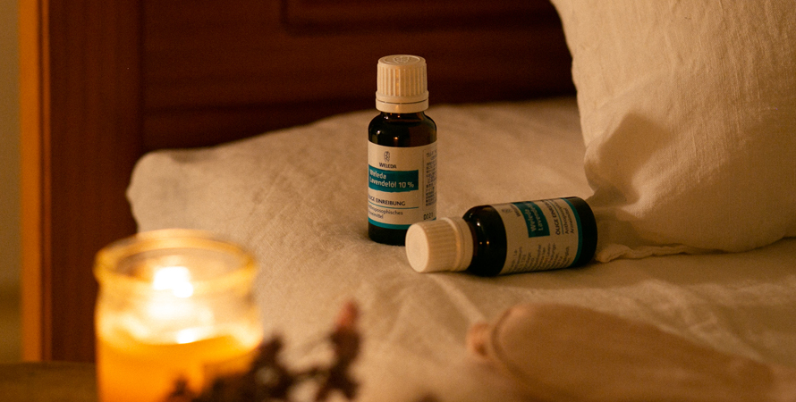 ヴェレダ リラックスヨガとアロママッサージレッスン